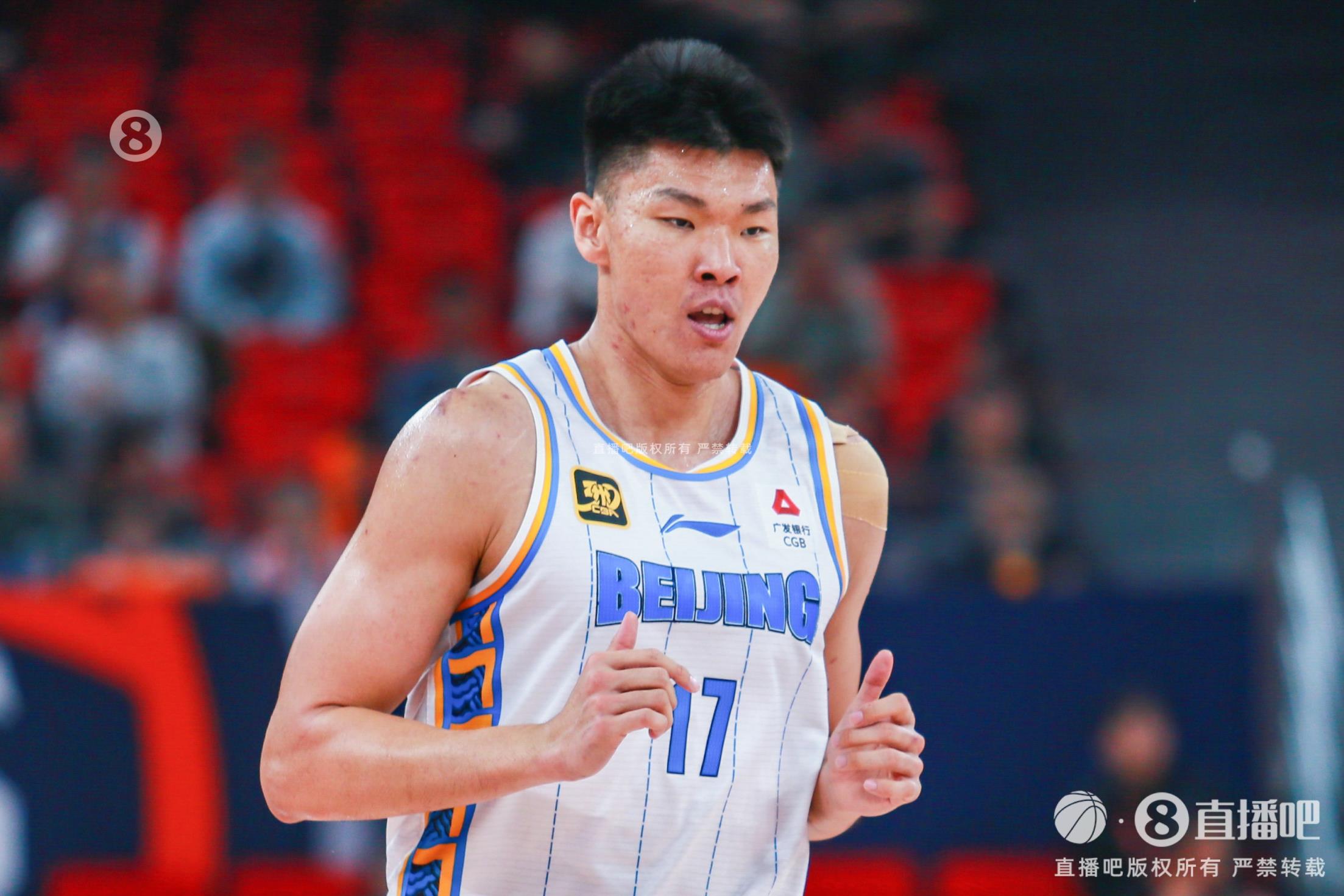 進(jìn)攻端把握機會不錯！范子銘10投7中貢獻(xiàn)16分3助攻
